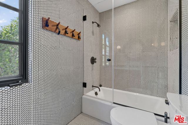 729 N Bedford Drive, Beverly Hills, CA 90210