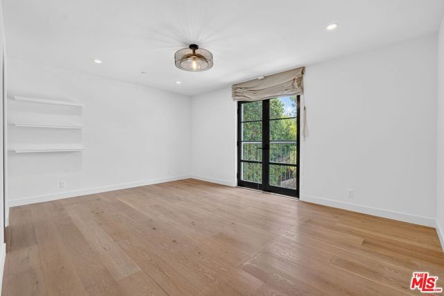 729 N Bedford Drive, Beverly Hills, CA 90210