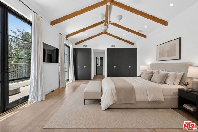 729 N Bedford Drive, Beverly Hills, CA 90210