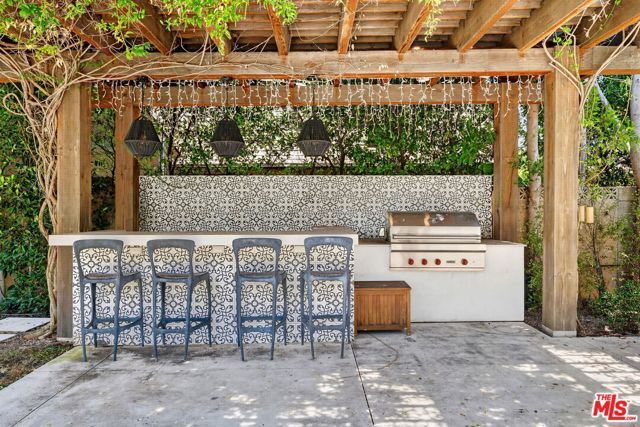 729 N Bedford Drive, Beverly Hills, CA 90210