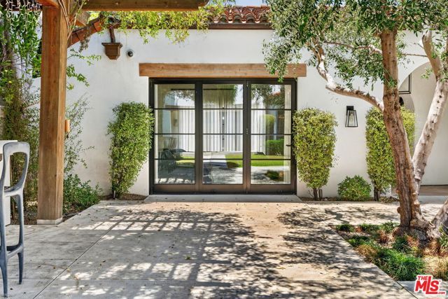 729 N Bedford Drive, Beverly Hills, CA 90210
