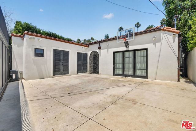 729 N Bedford Drive, Beverly Hills, CA 90210