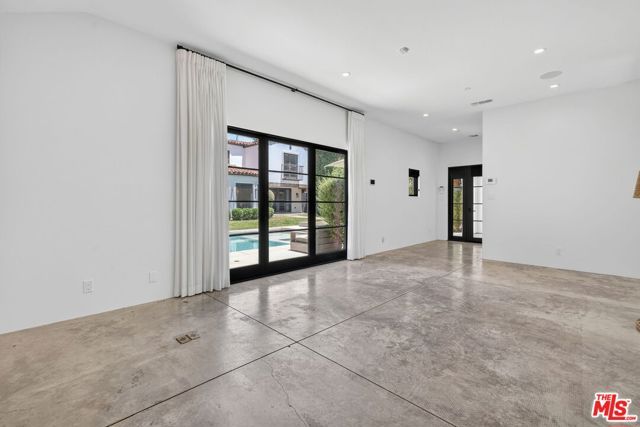 729 N Bedford Drive, Beverly Hills, CA 90210