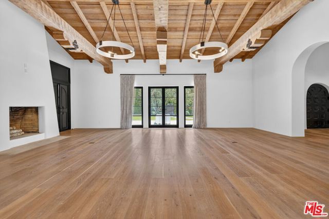 729 N Bedford Drive, Beverly Hills, CA 90210