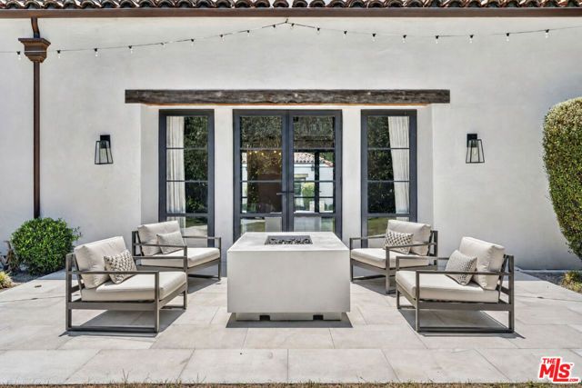 729 N Bedford Drive, Beverly Hills, CA 90210