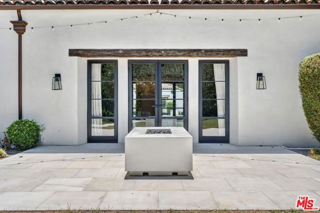 729 N Bedford Drive, Beverly Hills, CA 90210