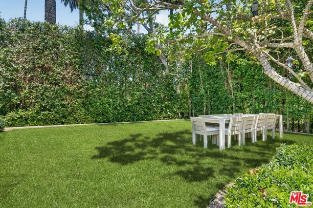 729 N Bedford Drive, Beverly Hills, CA 90210