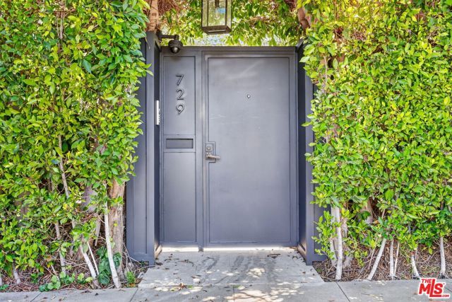 729 N Bedford Drive, Beverly Hills, CA 90210