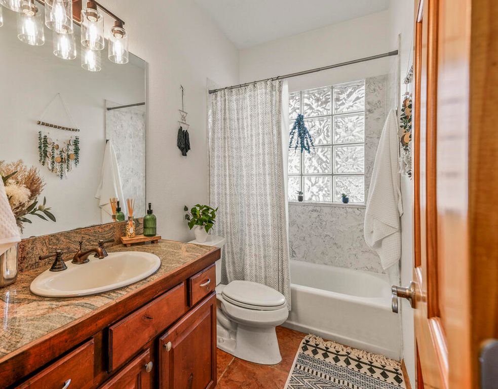 Image 12 of property listing at 155 Via Sedillo, Tijeras, NM 87059