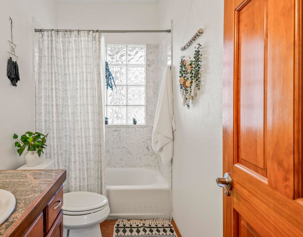 Image 13 of property listing at 155 Via Sedillo, Tijeras, NM 87059