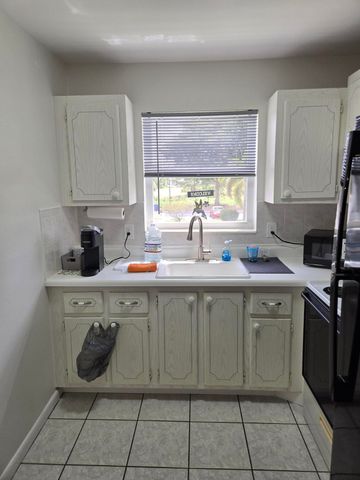 174 Windsor H, West Palm Beach, FL 33417