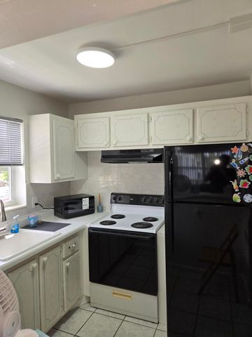 174 Windsor H, West Palm Beach, FL 33417