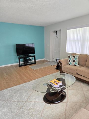 174 Windsor H, West Palm Beach, FL 33417