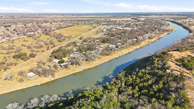 231 Seminole Trail, Weatherford, TX 76087