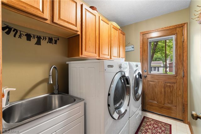 881 Dan Avenue, Canal Fulton, OH 44614
