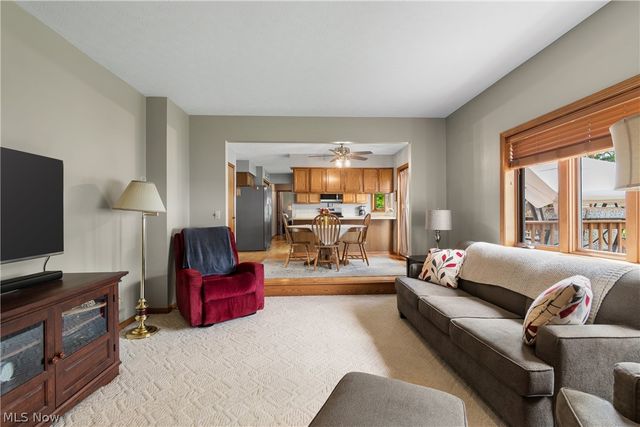 881 Dan Avenue, Canal Fulton, OH 44614