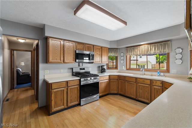 881 Dan Avenue, Canal Fulton, OH 44614