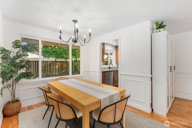 606 Crest Avenue, Kent, WA 98030