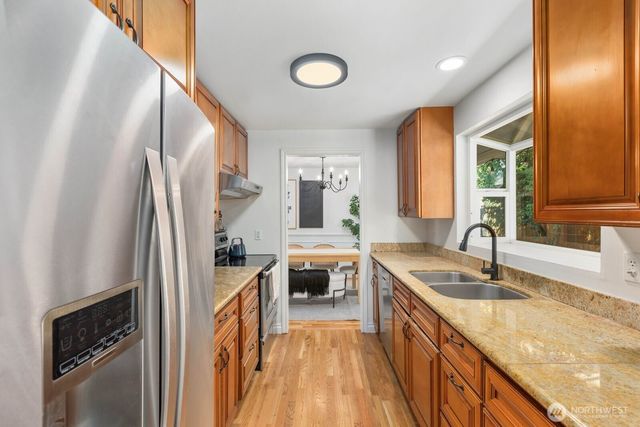 606 Crest Avenue, Kent, WA 98030