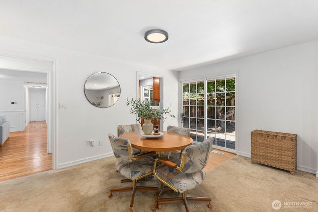 606 Crest Avenue, Kent, WA 98030