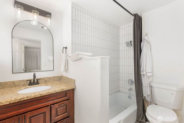 606 Crest Avenue, Kent, WA 98030