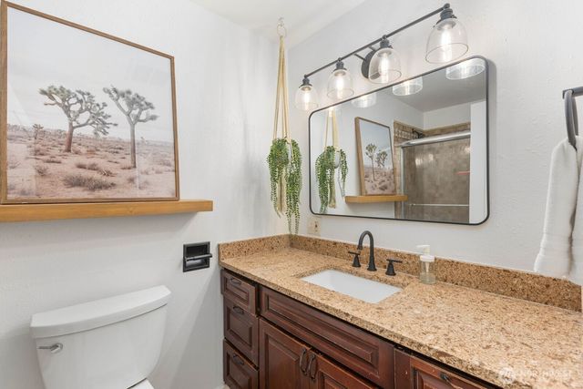 606 Crest Avenue, Kent, WA 98030