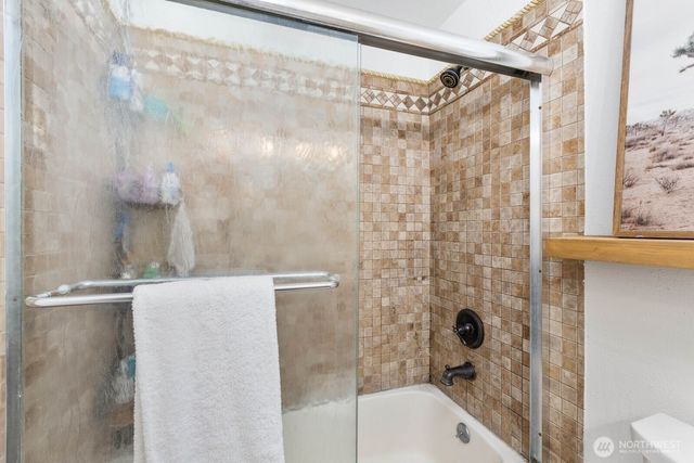 606 Crest Avenue, Kent, WA 98030