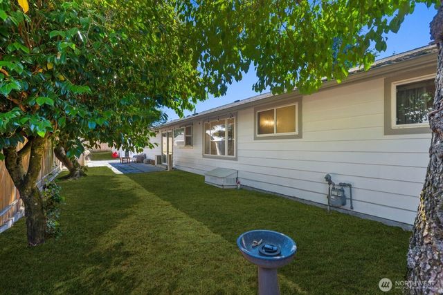 606 Crest Avenue, Kent, WA 98030