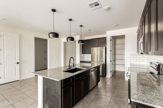 9548 E RAINBOW Avenue, Mesa, AZ 85212