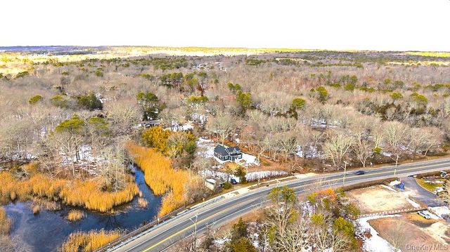 452 Montauk Highway, East Quogue, NY 11942