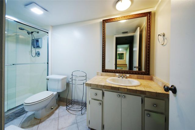 1700 Embassy Drive Apt 504, West Palm Beach, FL 33401