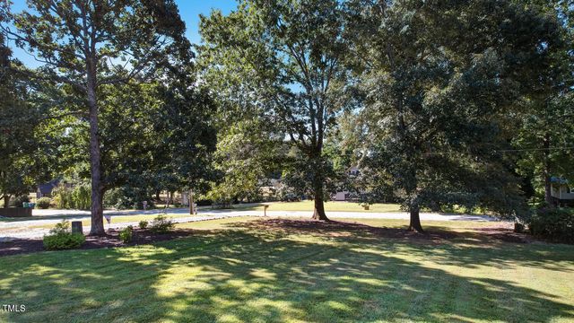 135 Durhams Trail, Reidsville, NC 27320