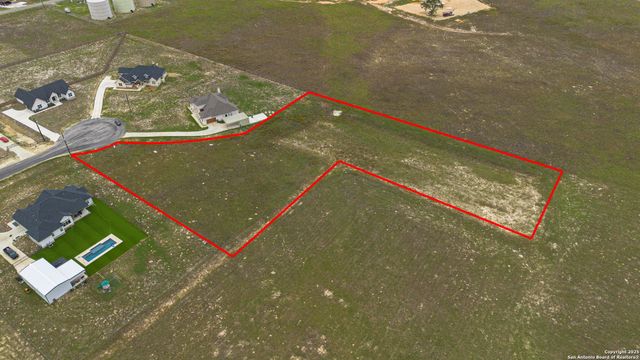 152 Summer Meadow, La Vernia, TX 78121