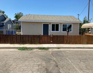 209 S Magnolia Ave Avenue, Farmersville, CA 93223