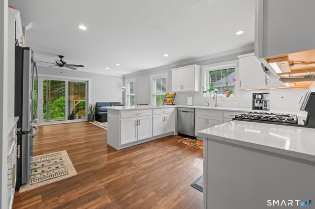 39 Jordan Lane, Colchester, CT 06415