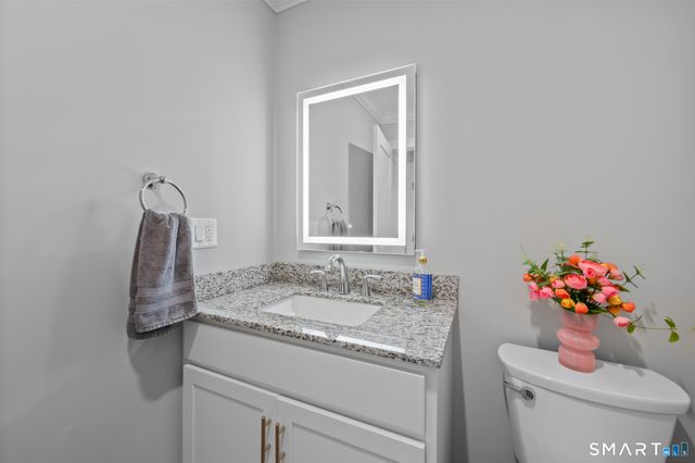 39 Jordan Lane, Colchester, CT 06415