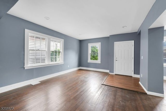 513 Sanford Ave, Newark City, NJ 07106