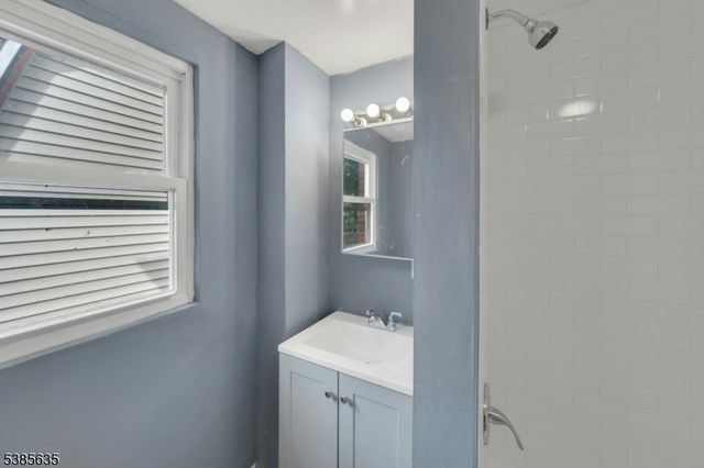513 Sanford Ave, Newark City, NJ 07106