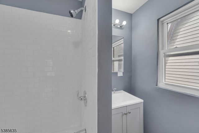 513 Sanford Ave, Newark City, NJ 07106