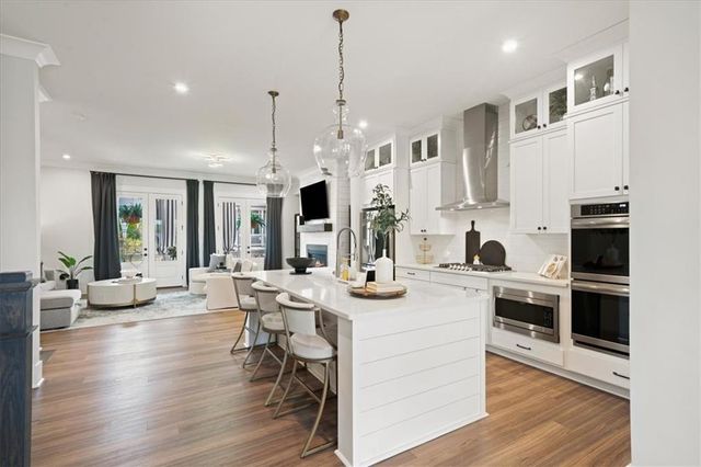 815 Maplewood Drive, Roswell, GA 30075