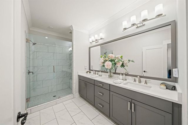 815 Maplewood Drive, Roswell, GA 30075