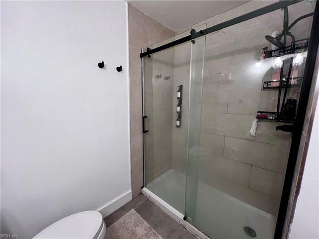 4176 Rainbow DR, Virginia Beach, VA 23456