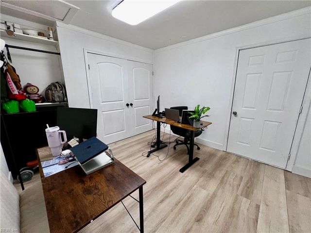 4176 Rainbow DR, Virginia Beach, VA 23456