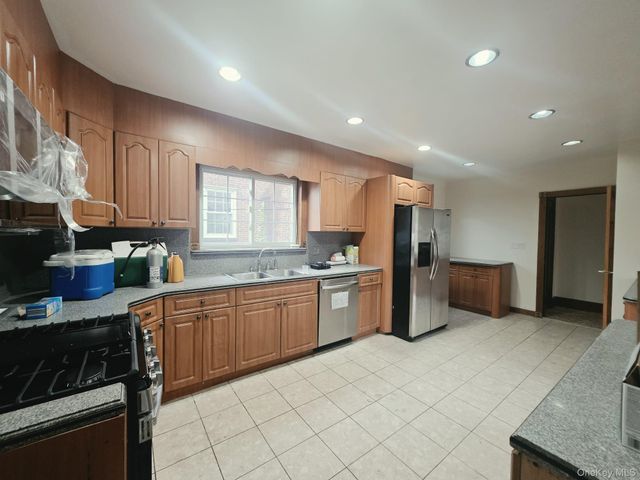 18015 Dalny Road, Jamaica Estates, NY 11432