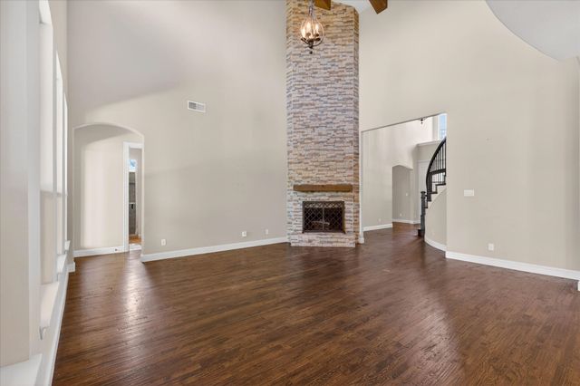 5800 Lamb Creek Drive, Fort Worth, TX 76179