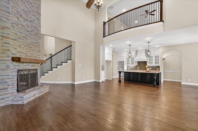 5800 Lamb Creek Drive, Fort Worth, TX 76179