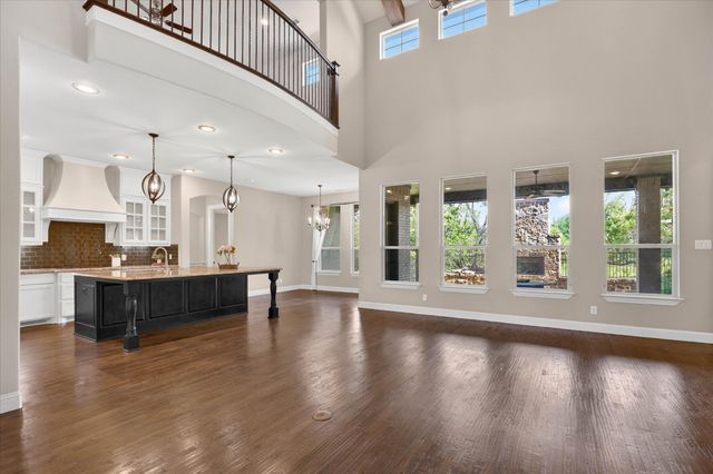 5800 Lamb Creek Drive, Fort Worth, TX 76179