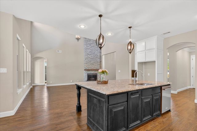 5800 Lamb Creek Drive, Fort Worth, TX 76179