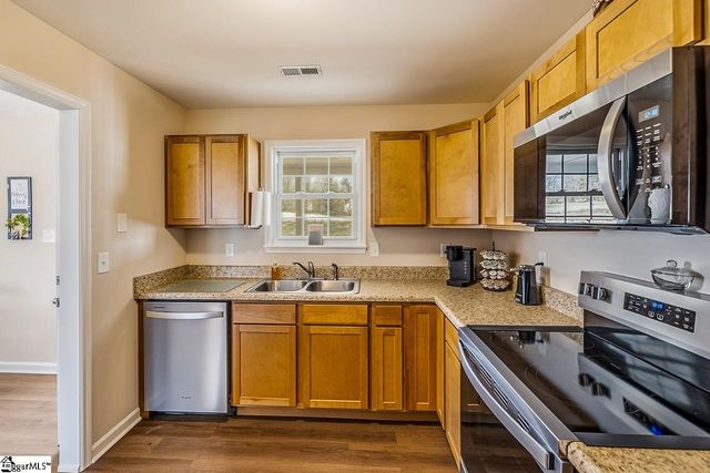 137 Belle Flower Court, Spartanburg, SC 29303