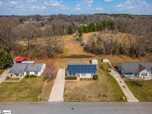 137 Belle Flower Court, Spartanburg, SC 29303